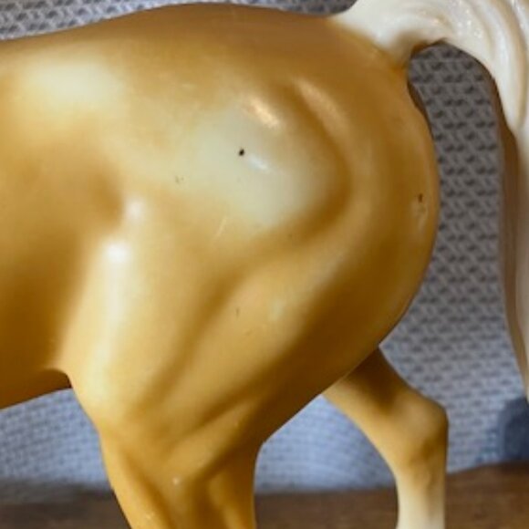 Signed Breyer Traditional Horse, Faith, Family Palomino Arabian Stallion‎ 1994 - Picture 8 of 9